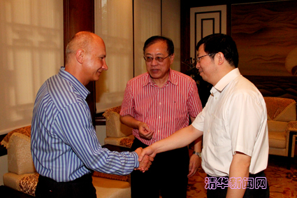 http://news.tsinghua.edu.cn/publish/news/4205/20110831105128201757813/yao1.jpg